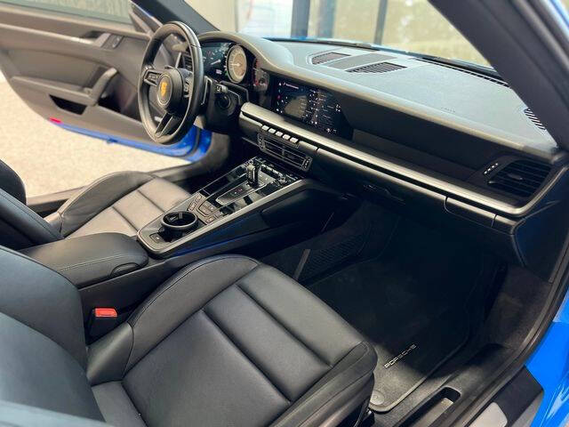 2022 Porsche 911 Carrera
