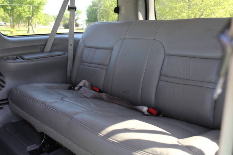 2003 Ford Excursion XLT