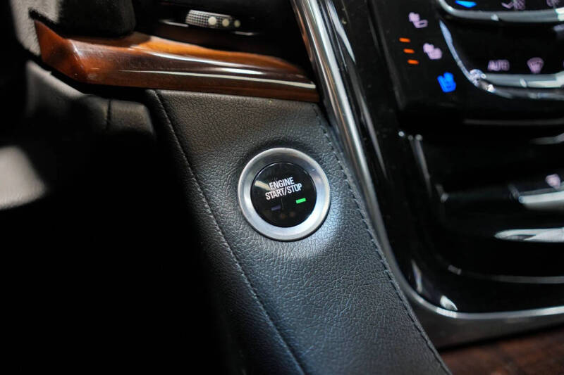 2017 Cadillac Escalade Luxury