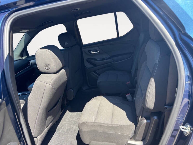 2022 Chevrolet Traverse LT Cloth