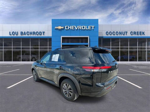 2024 Nissan Pathfinder SV