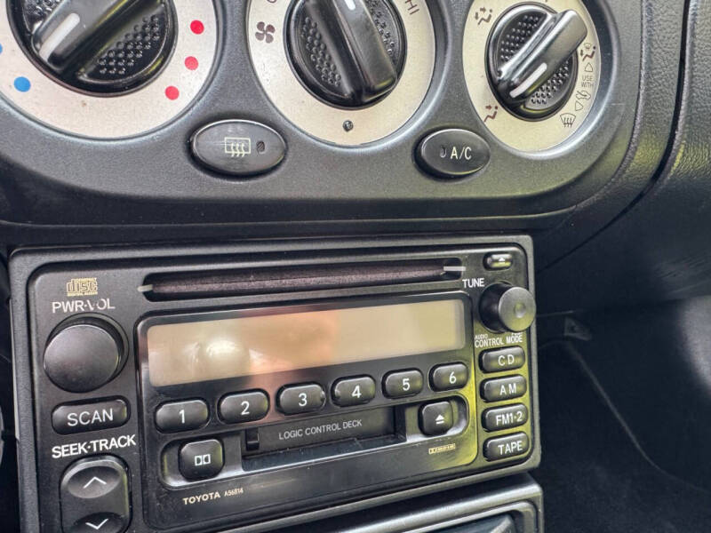 2002 Toyota MR2 Spyder
