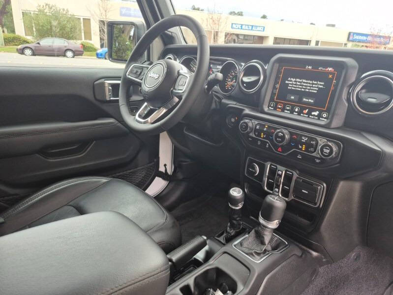 2023 Jeep Wrangler Sahara Altitude