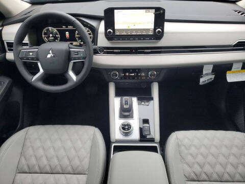 2025 Mitsubishi Outlander PHEV SEL