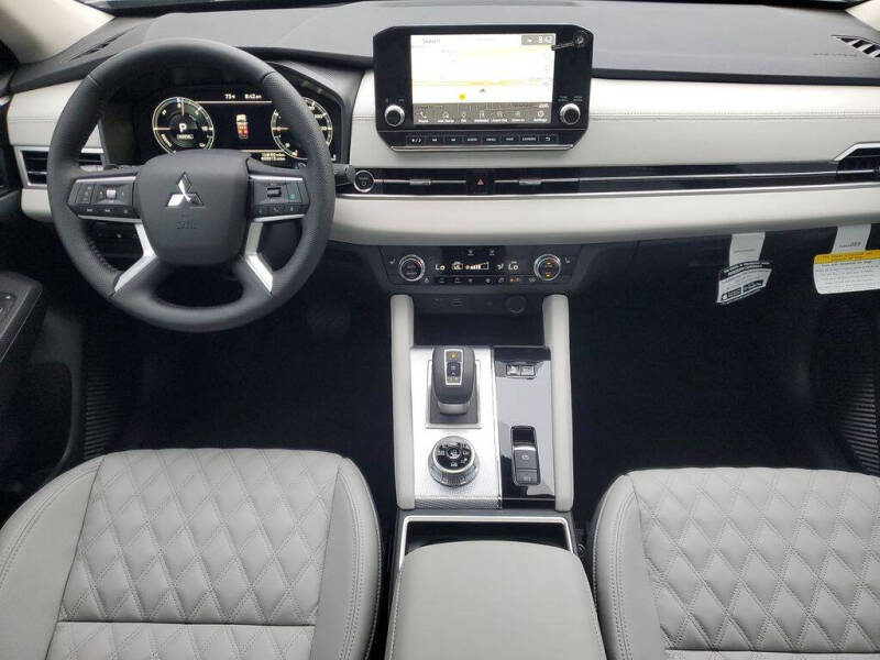 2025 Mitsubishi Outlander PHEV SEL