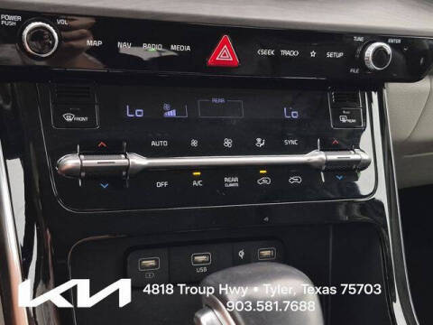 2024 Kia Carnival EX