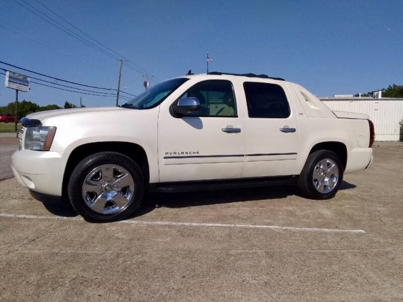 2012 Chevrolet Avalanche for sale at Fernando's Auto Sales LLC. in Dallas TX