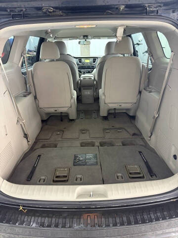 2017 Kia Sedona LX
