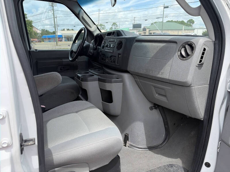 2009 Ford E-Series E-350 SD XLT
