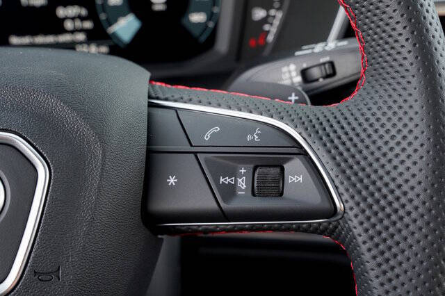 2025 Audi Q3 quattro S line Prem Plus 45 TFSI