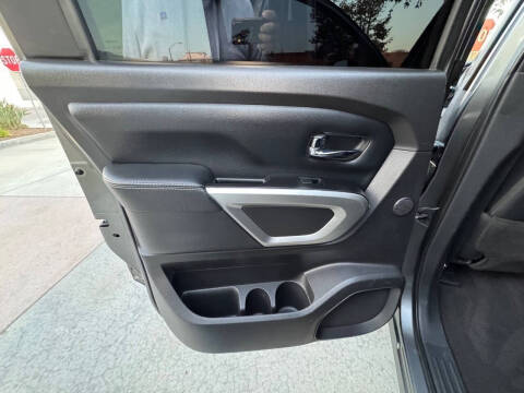 2017 Nissan Titan PRO-4X