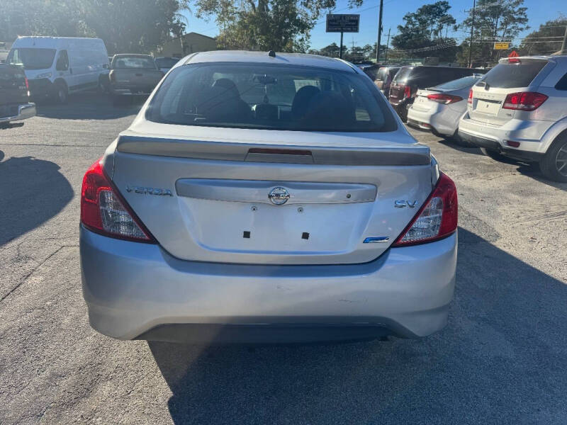 2015 Nissan Versa 1.6 SV