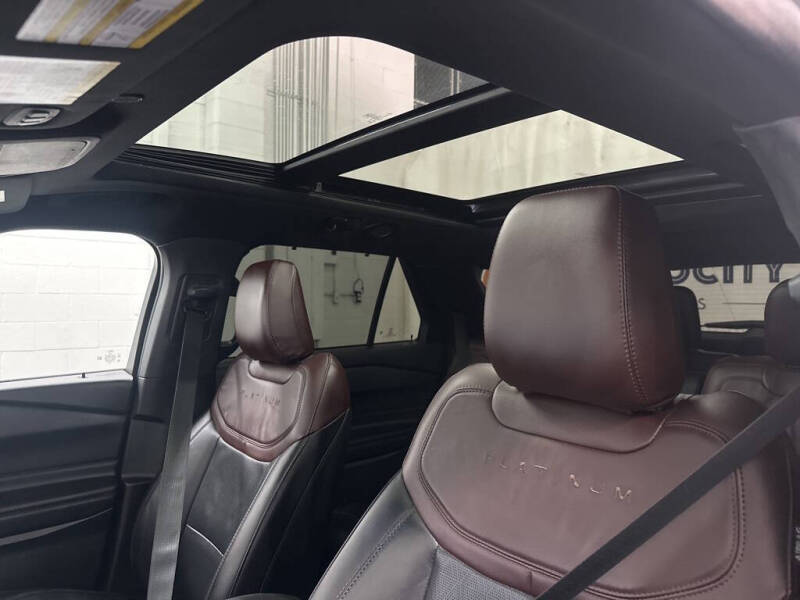 2022 Ford Explorer Platinum