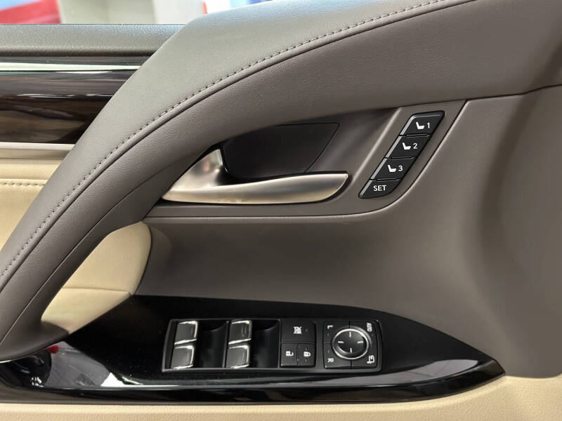 2018 Lexus LX 570 Two-Row