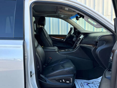 2017 Cadillac Escalade Luxury