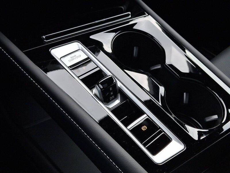 2026 Volkswagen Atlas Cross Sport SEL R-Line Black 4Motion