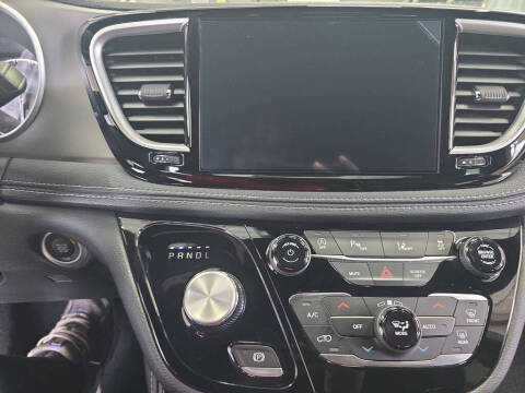 2027 Chrysler Pacifica Limited