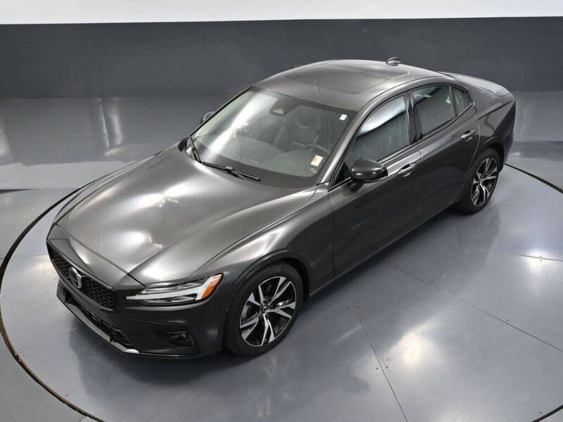 2024 Volvo S60 B5 Core Dark Theme