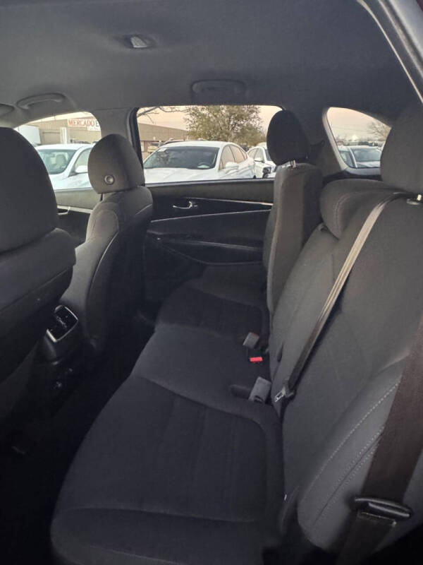 2020 Kia Sorento LX V6