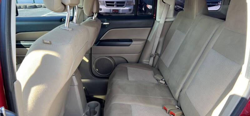 2012 Jeep Patriot Latitude photo 6