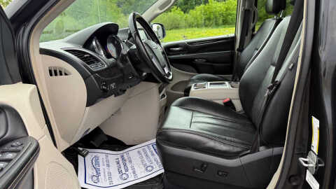 2012 Chrysler Town and Country Touring-L