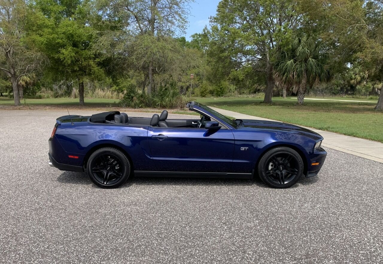 2010 Ford Mustang 4