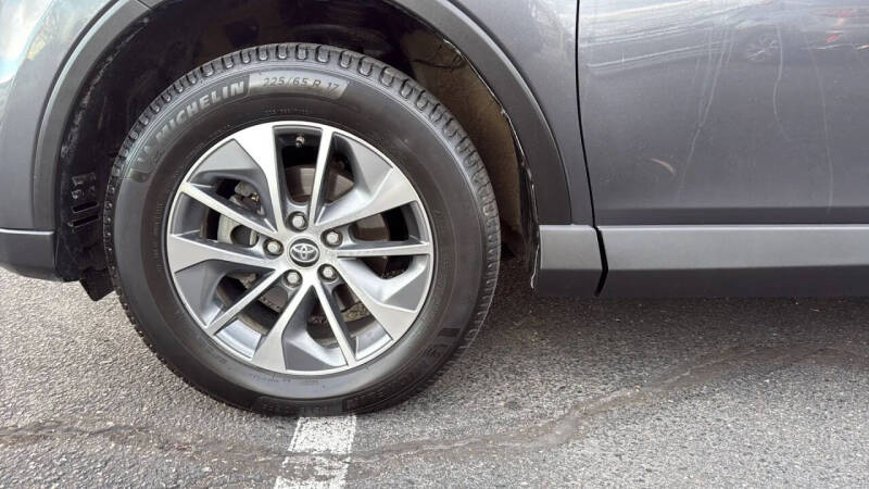 2016 Toyota RAV4 Hybrid XLE