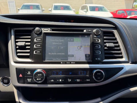 2017 Toyota Highlander SE