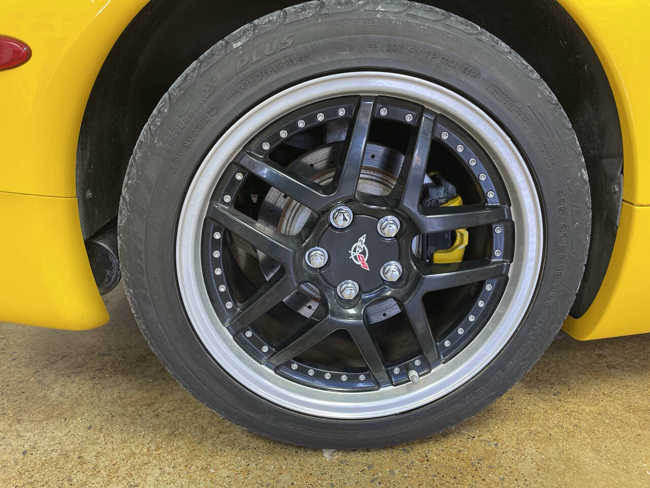 2004 Chevrolet Corvette 9