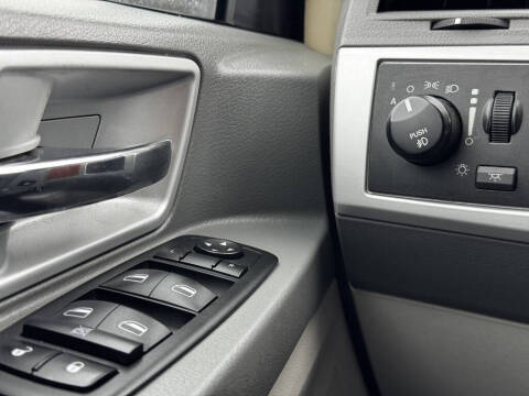 2008 Chrysler Town and Country Touring