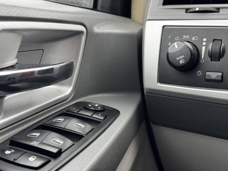 2008 Chrysler Town and Country Touring