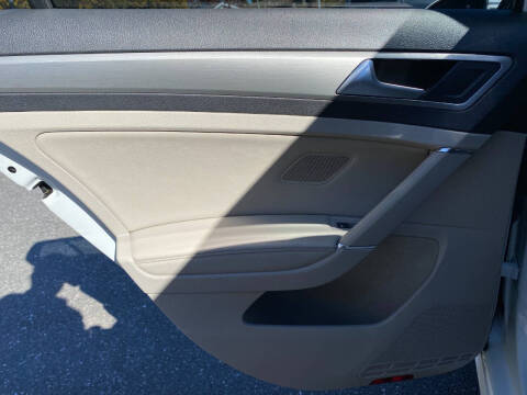 2015 Volkswagen Golf TDI S