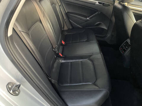 2018 Volkswagen Passat 2.0T SE