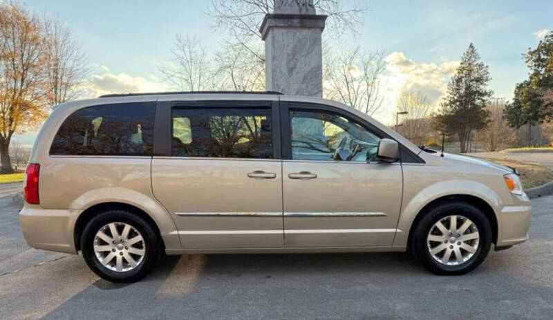 2014 Chrysler Town and Country Touring