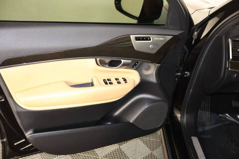 2018 Volvo XC90 T6 Momentum