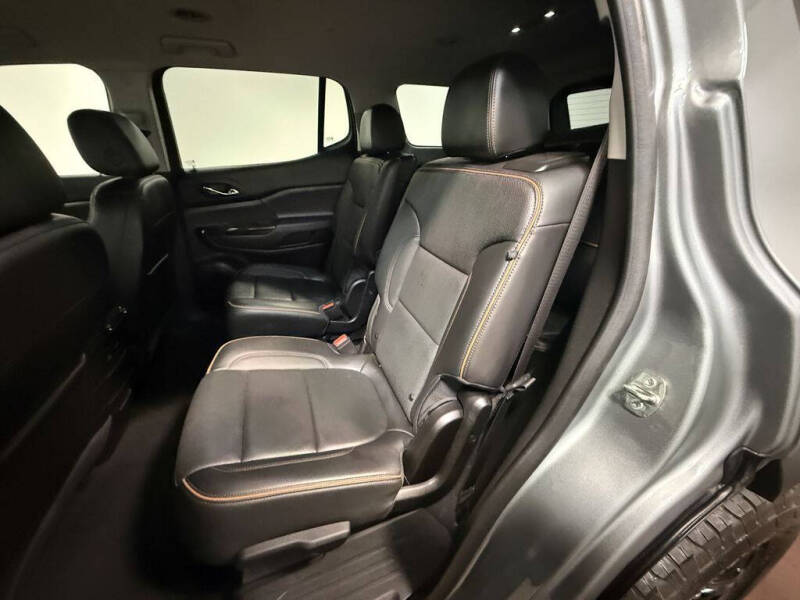 2023 GMC Acadia AT4