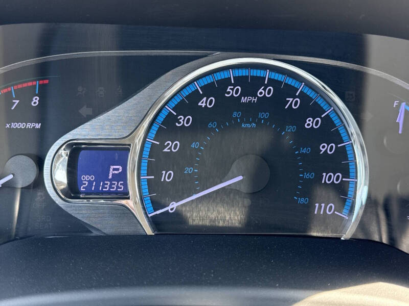 2013 Toyota Sienna XLE 7-Passenger Auto Access Seat