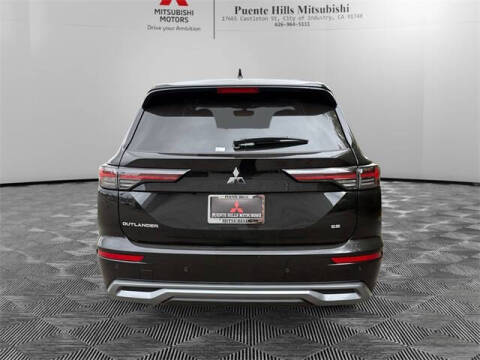 2025 Mitsubishi Outlander SE