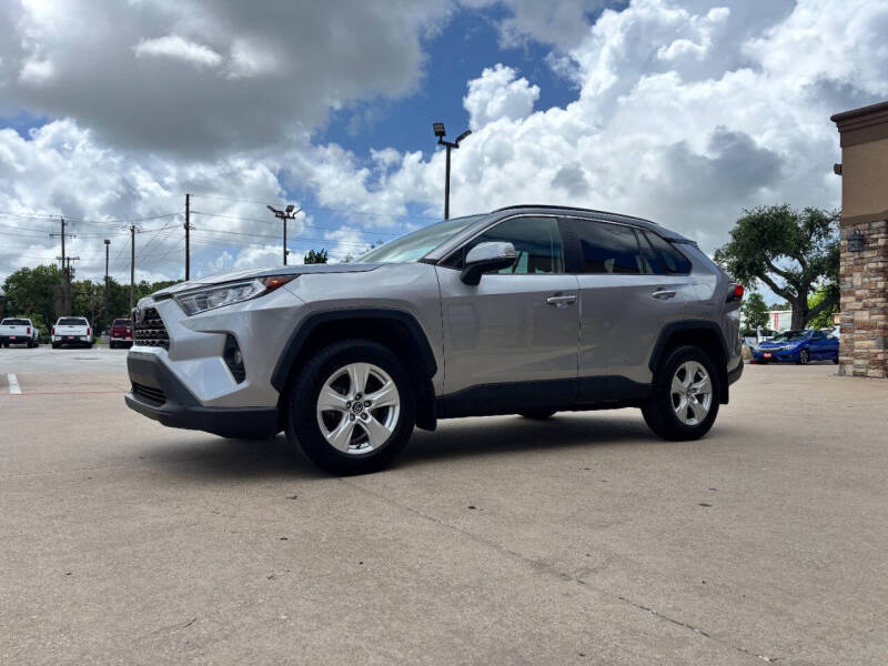 2020 Toyota RAV4 XLE