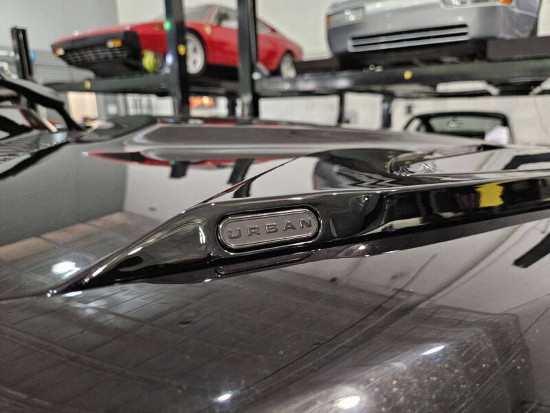 2024 Land Rover Defender 110 V8 P525