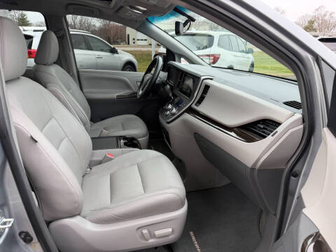 2015 Toyota Sienna XLE 8-Passenger