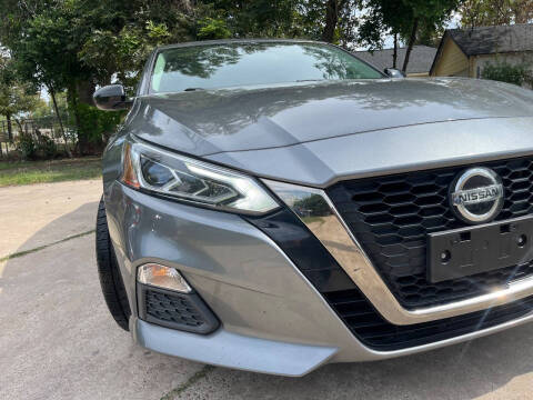 2022 Nissan Altima 2.5 SR