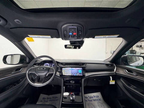 2026 Jeep Grand Cherokee Altitude