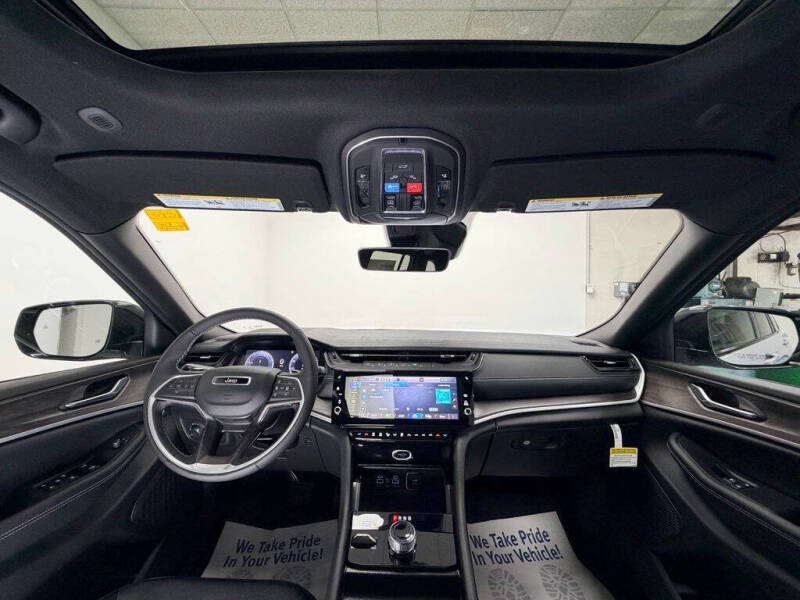 2026 Jeep Grand Cherokee Altitude