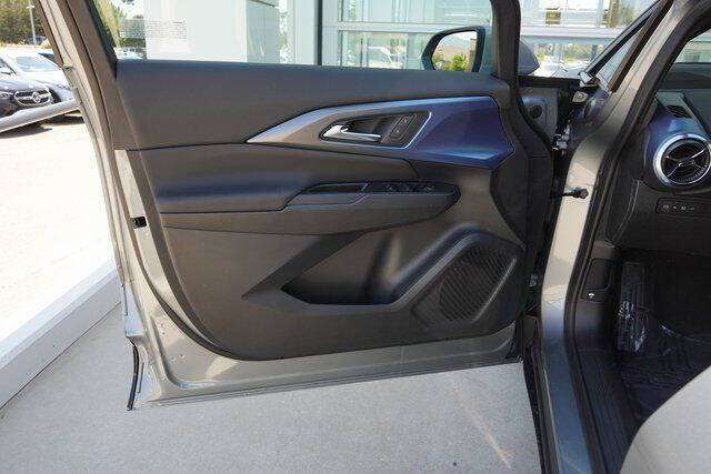2025 Chevrolet Equinox EV LT 2