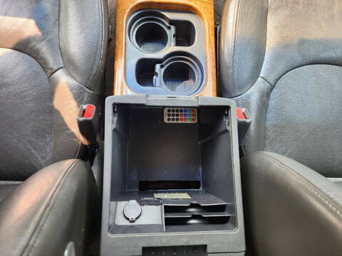 2005 Nissan Pathfinder LE