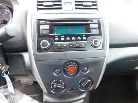 2015 Nissan Versa 1.6 SV