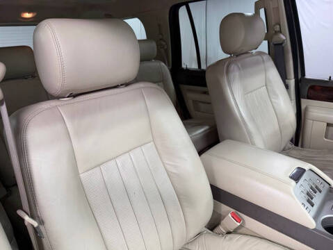2004 Lincoln Navigator Luxury