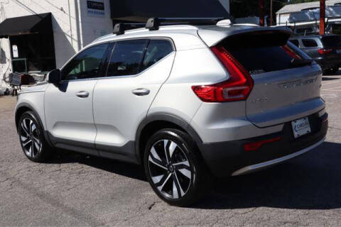2023 Volvo XC40 B5 Ultimate Bright Theme