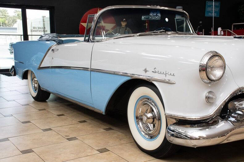 1954 Oldsmobile Starfire